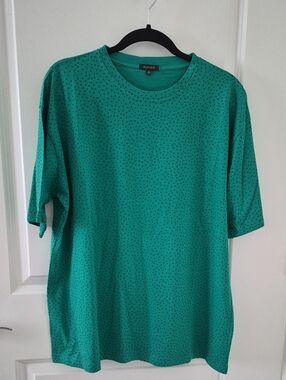 Womens Green Short Sleeve Crew Neck Shirt with Micro Dot Detail